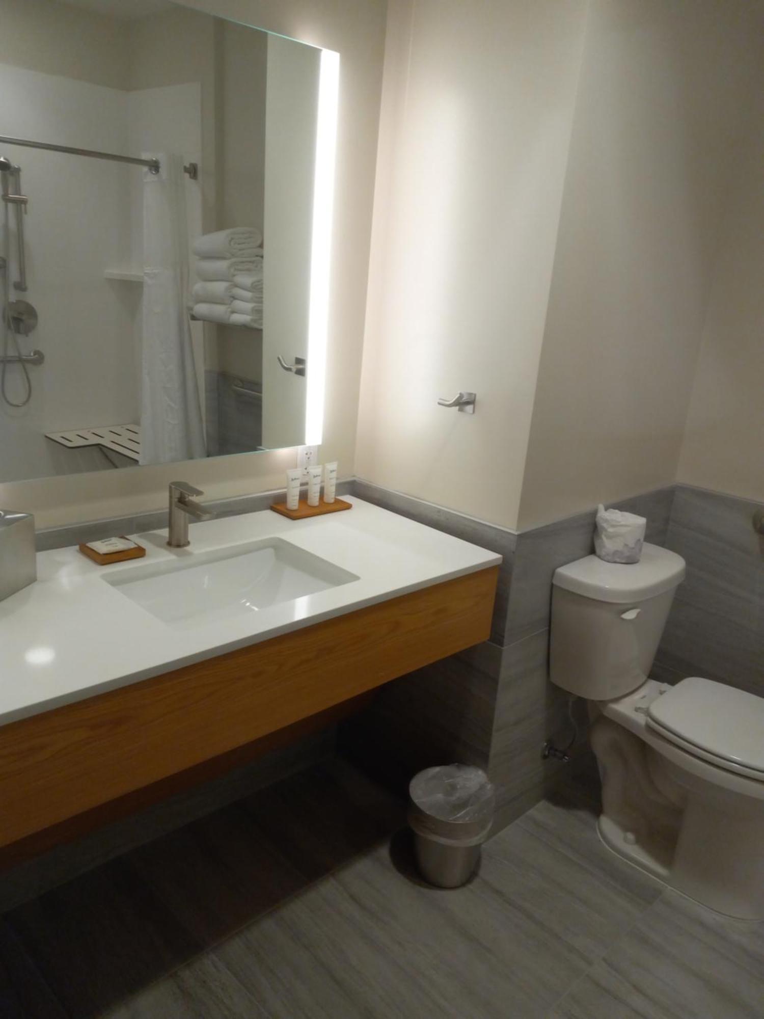 Radisson Hotel Pendleton Airport Ngoại thất bức ảnh
