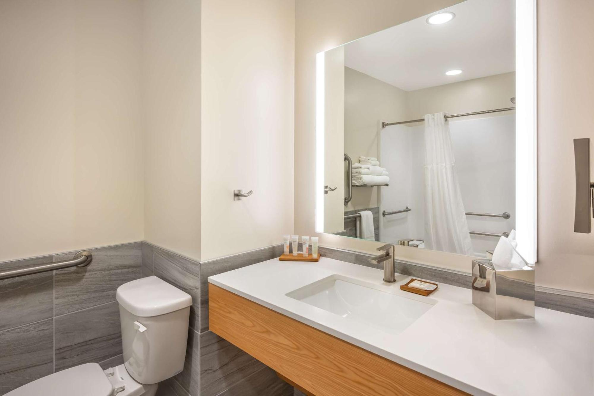 Radisson Hotel Pendleton Airport Ngoại thất bức ảnh