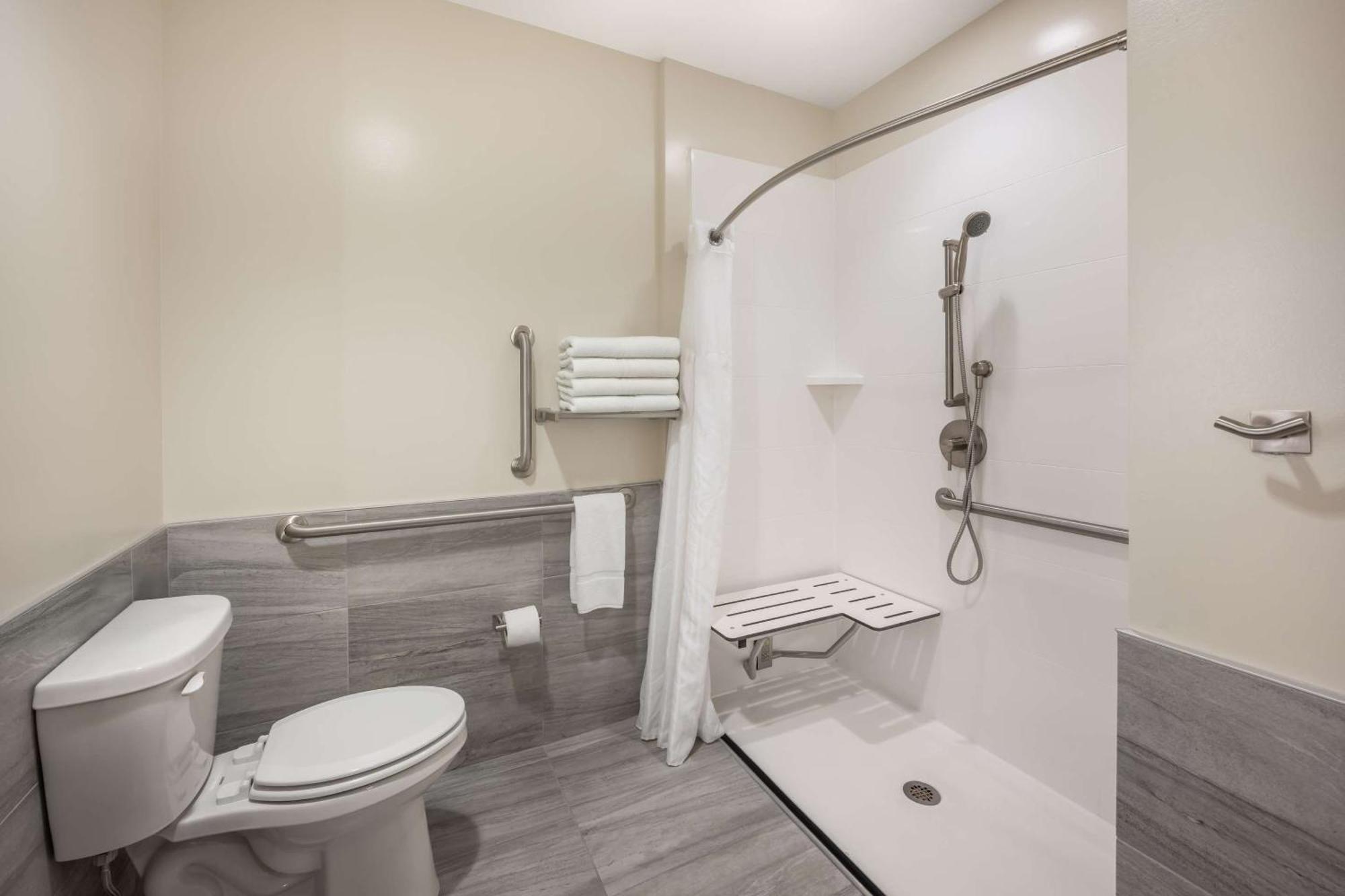 Radisson Hotel Pendleton Airport Ngoại thất bức ảnh