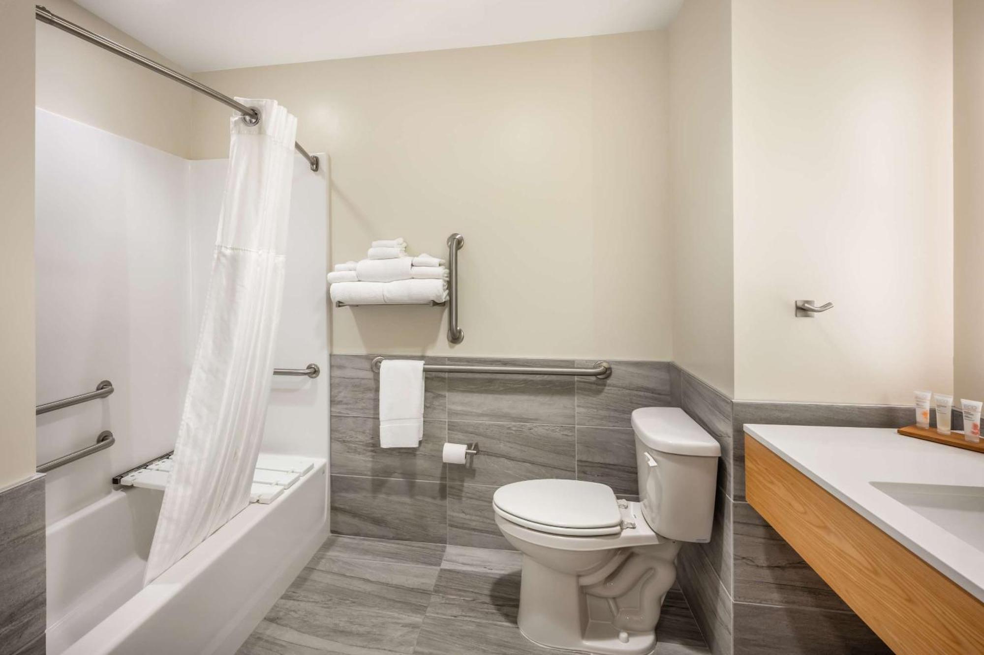 Radisson Hotel Pendleton Airport Ngoại thất bức ảnh