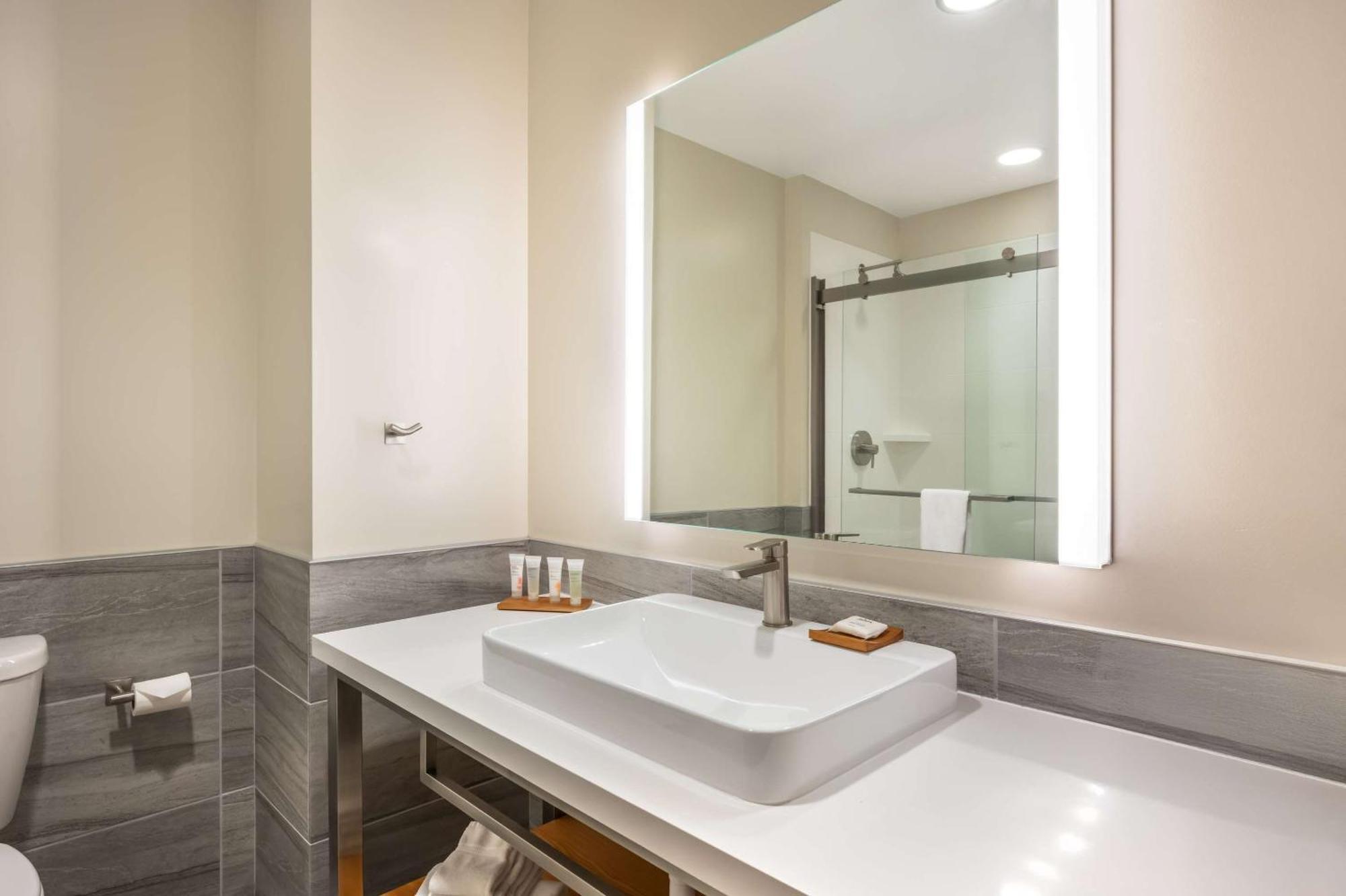 Radisson Hotel Pendleton Airport Ngoại thất bức ảnh